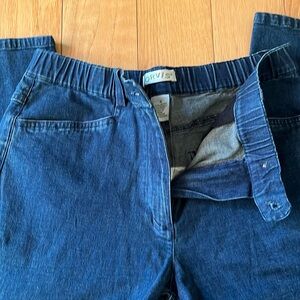 Orvis ladies jeans size 4 never used